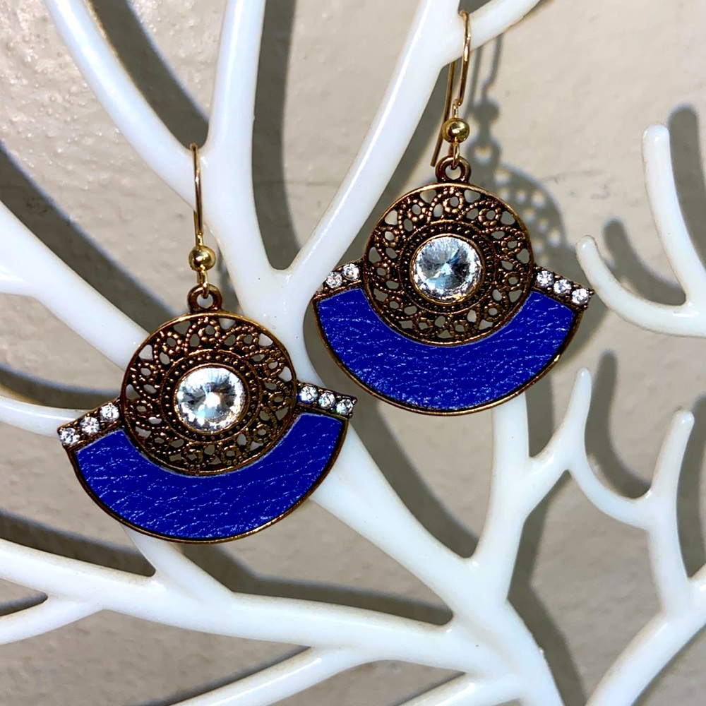 5/$10❤️❤️❤️New Antique Style Rhinestone Dangling Fan Earrings